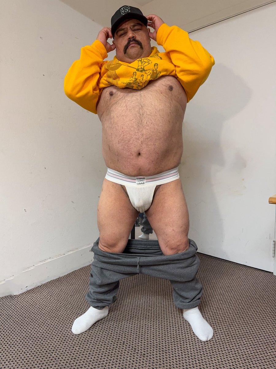 TomfooleryT tweet media