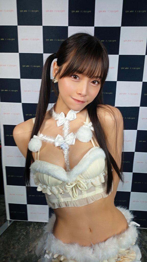 yaginana0903's tweet photo. 香港活動第一日，真的非常感謝大家
不管來多少次，我還是會有點緊張…。

但大家那麼溫暖地迎接我，
好像一下子就把我的緊張都趕走了。
明明是農曆新年期間，卻還有這麼多朋友特地來見我，
真的、真的覺得好幸福，也很感動。🕊️🤍

想到明天又能見到大家，現在就已經開始期待了。

#香港Day2 https://t.co/qXUTrXKNJJ