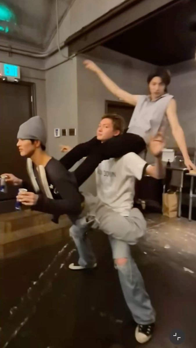 mell0dyaa's tweet image. 📸 : ayyis 

cortis x eos lagi (i’m having too much fun)
#gehennart #artion #SoutaArt