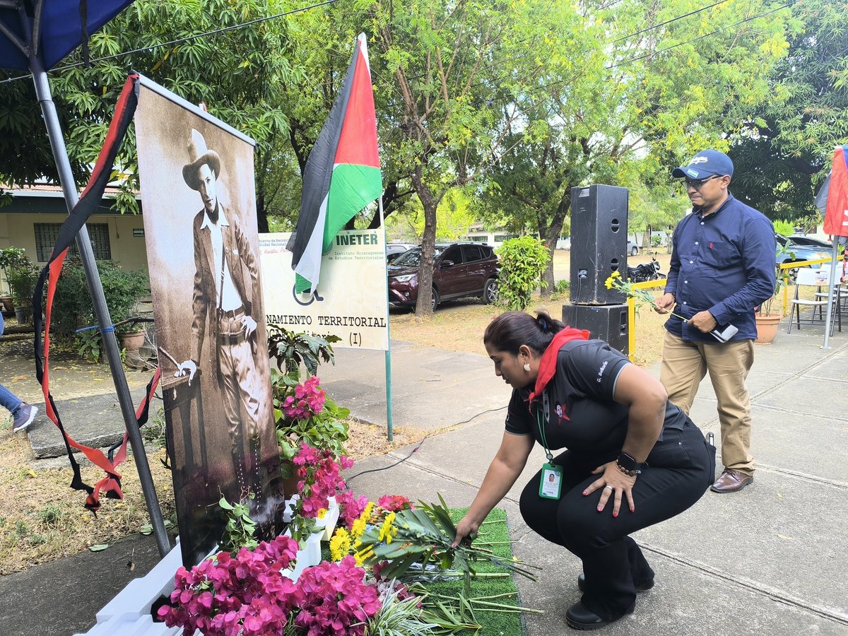 Autoridades políticas, institucionales, Juventud Sandinista 19 de Julio y Militancia del #INETER , conmemoraron el 92 Aniversario del Tránsito a la Inmortalidad del General Sandino. #Nicaragua #ManaguaSandinista