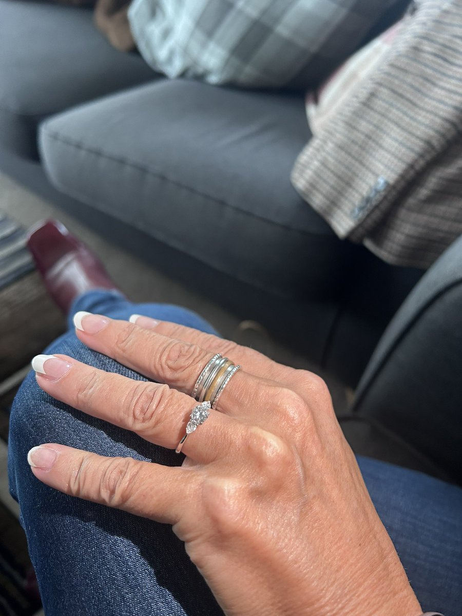 NickKeep_NKA's tweet image. A cheeky trip into town.
We now have an engagement ring.
I wish carrots were really only the price of carrots!!
Diamonds are a girls best friend.
@TiffanyAndCo 
#Engagement 
#Rings 
#diamond