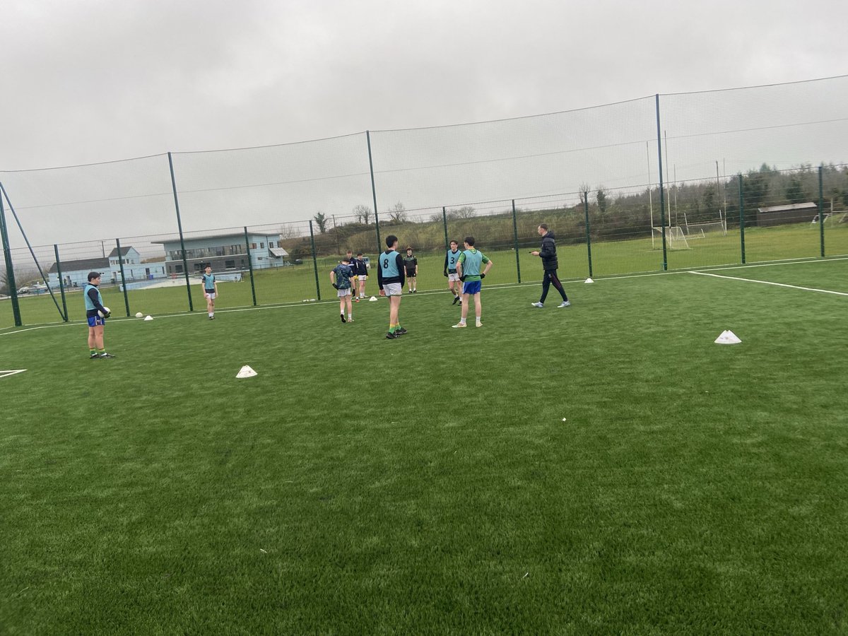 LeitrimG's tweet photo. Adverse weather conditions meant our U16 footballers trained in @allengaels this morning 🟢🟡

Great to be able to utilise the new astro turf when the weather isn’t playing ball 🌧️ https://t.co/hAEOMn5f2j
