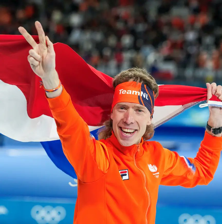 JORRITT FUCKING BERGSMA!!!!!!

Wat een held 40 jaar en goud op de massastart en brons op 10.000m schaatsen!

#Olympics2026 #Olympischespelen