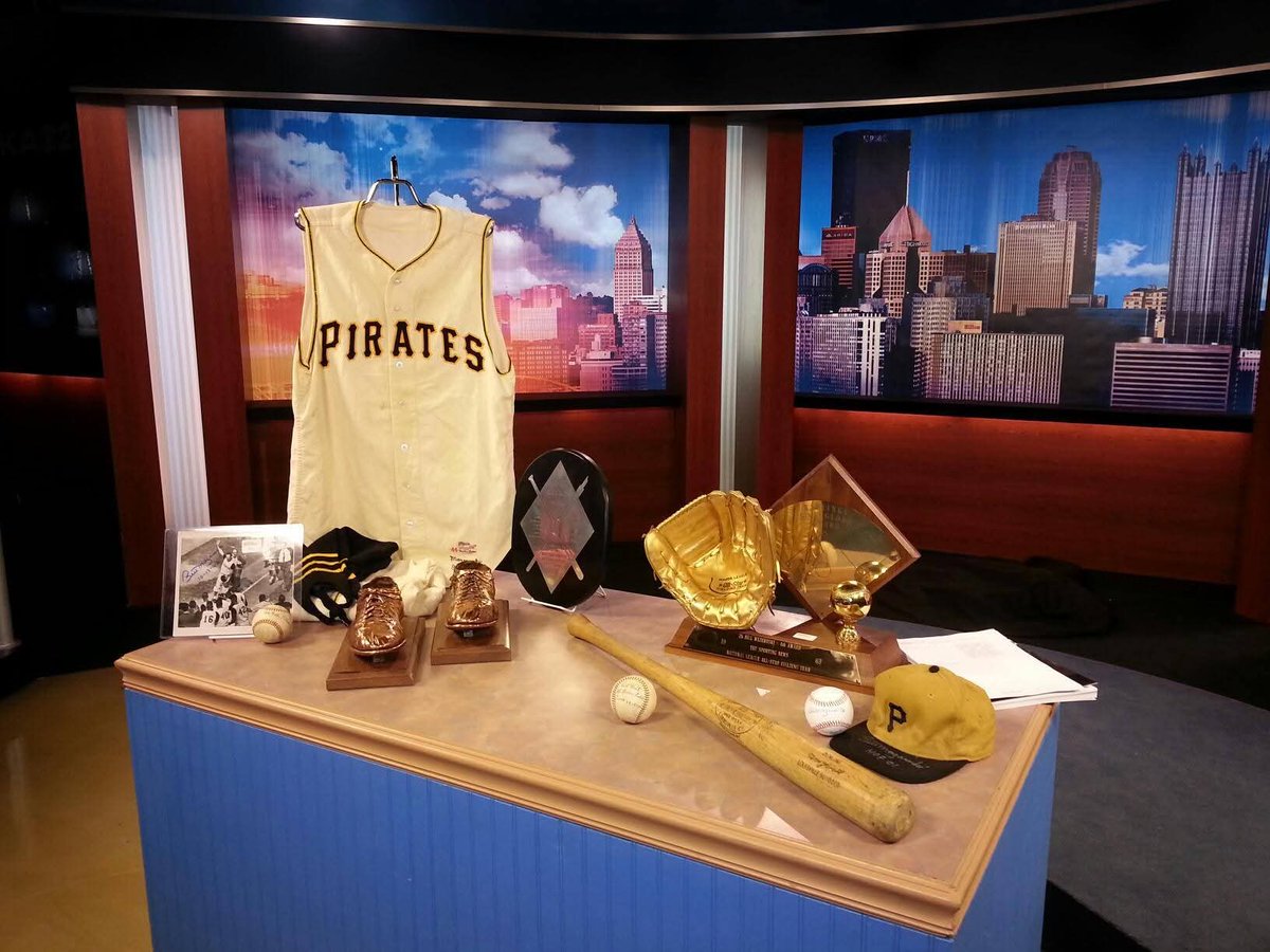 Hunt Auctions tweet media