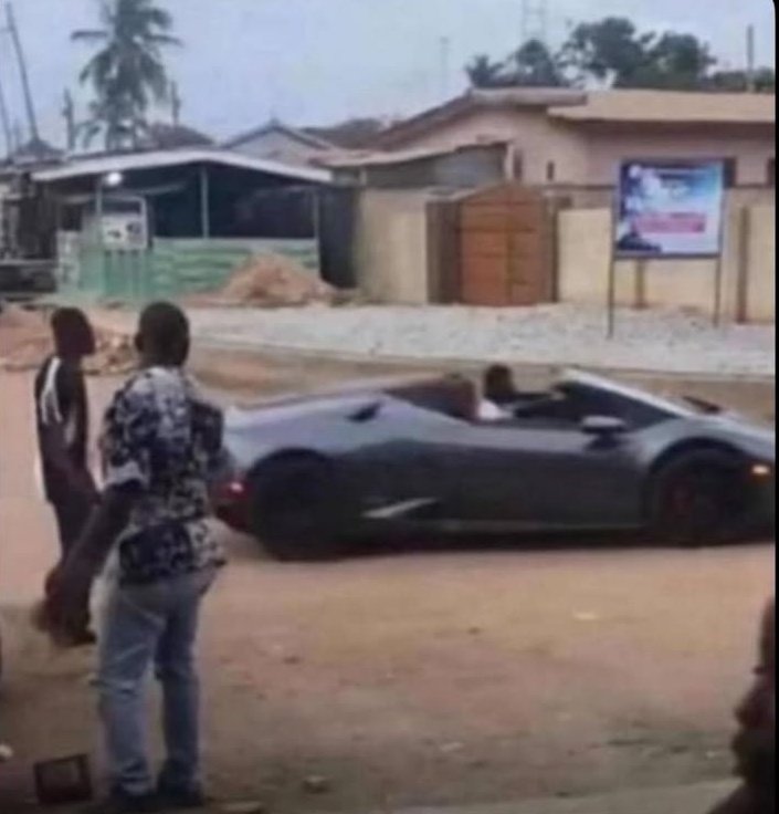 sumoks_YKxx98's tweet image. RT @daniel_mainn: Baba do soap for Lexus, I tear Ferrari

Make I go shock am😂