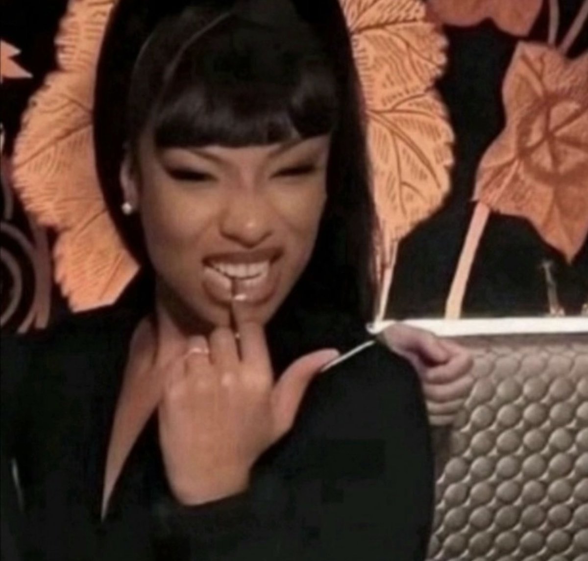 good morning tl, your cheating fic as promised, bon appétit 😛

🔗: archiveofourown.org/works/79978081