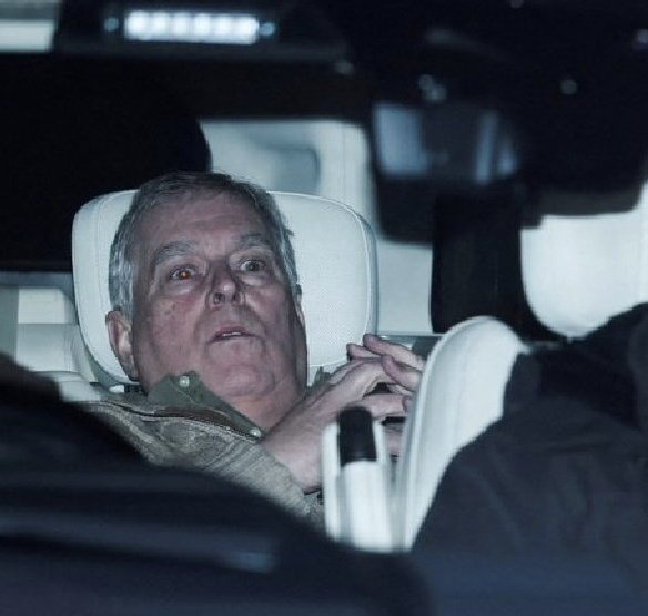 #engvire #6nations 

England fans at
2pm                        4pm