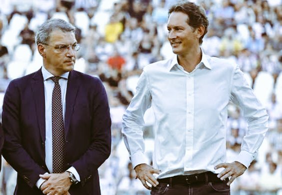 #Juventus se gioca 1 volta a settimana
Vittorie
Dominio
Valanghe di occasioni
Pochi gol subiti

Juve ultime Settimane giocando ogni 3 giorni
5 Partite
4 Sconfitte
1 Pari
15 Gol Subiti

Buttato nel cesso la Stagione

Grazie per aver costruito una Rosa competitiva 
#Comolli #Elkann