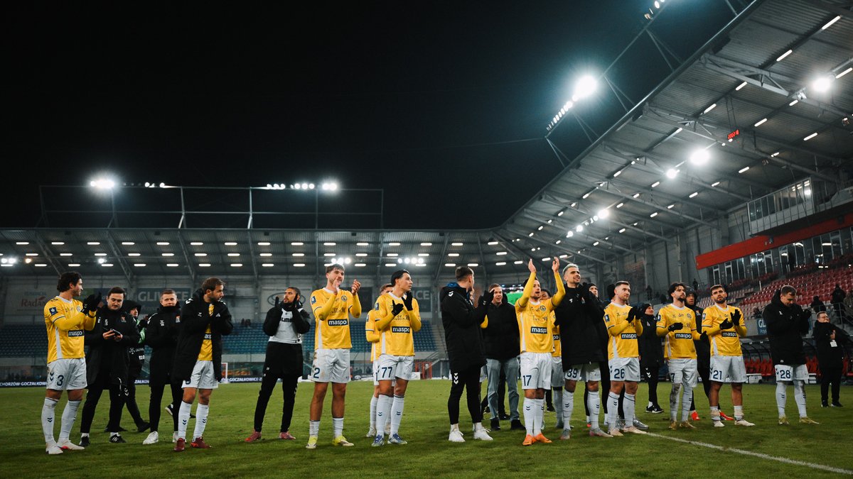 MotorLublin's tweet photo. Zwycięski wieczór w Gliwicach! 😍
GALERIA 🔗 https://t.co/636R0xHhIR
#PIAMOT https://t.co/58hwcjsRwY
