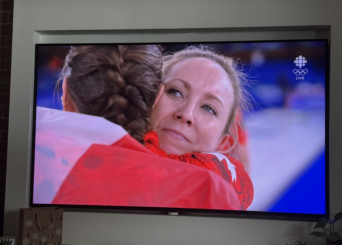 Rachel Homan
Tracy Fleury
Emma Miskew
Sarah Wilkes
Rachelle Brown 

OLYMPIC MEDALISTS 🇨🇦❤️🔥

Congrats <a href="/TeamHoman/">Team Homan 🥌</a> you made an entire country proud 👏