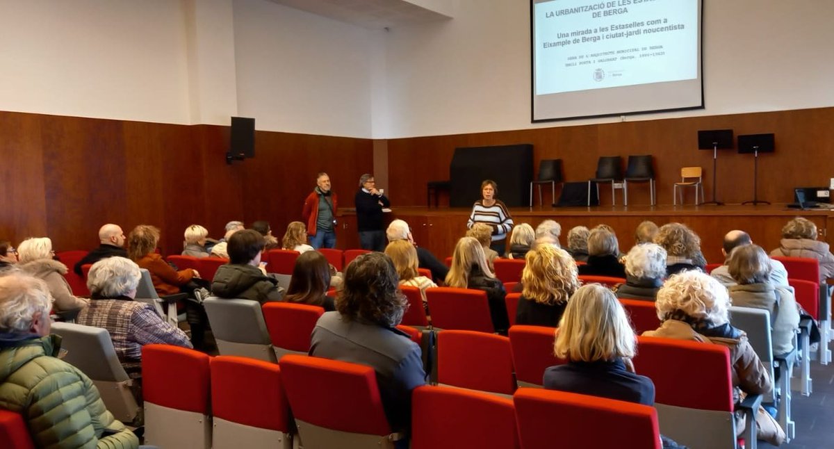 📢 El pg. Estaselles ha acollit aquest dissabte una visita guiada per les cases-jardí dissenyades per l’arquitecte Emili Porta i Galobart. Una ruta per l’eixample noucentista de la capital berguedana per descobrir el llegat arquitectònic i paisatgístic de l’arquitecte berguedà.