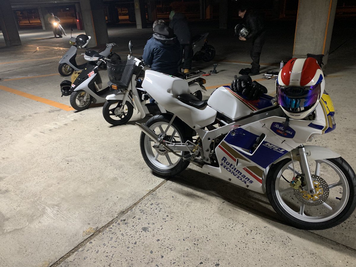 セッティング出しで画像1枚もないから寄生虫ツイートする✌︎( ຶ- ຶ