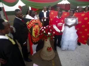 Venue Resepsi : Taman Dimsdale
Catering &amp; Decoration : MBG (PIC Alindra) 
MUA &amp; Attire : PicsArt (PIC Lira) 
MC : Kondang (PIC Eiser) 
Music : Tabola Bole (PIC Elio) 
Video &amp; Foto : Live TikTok (PIC Endy)  
WO : GGMU Wedding Organizer (PIC Dame)