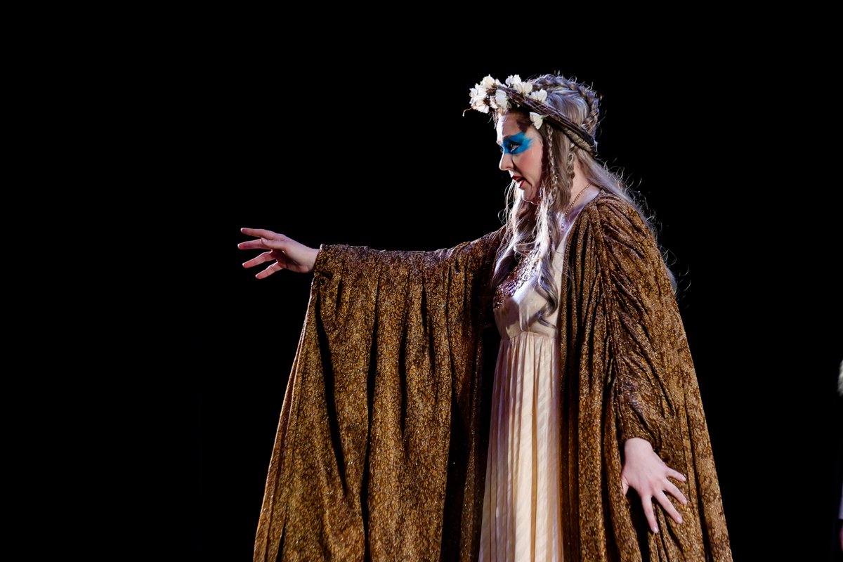 iSabadellcat's tweet photo. ‘Norma’: un bram entre la venjança i l’amor. La vuitena òpera de Vincenzo Bellini aterra a La Faràndula de #Sabadell amb notable èxit.

https://t.co/ych4UqNF47 https://t.co/y62QWOvBf1
