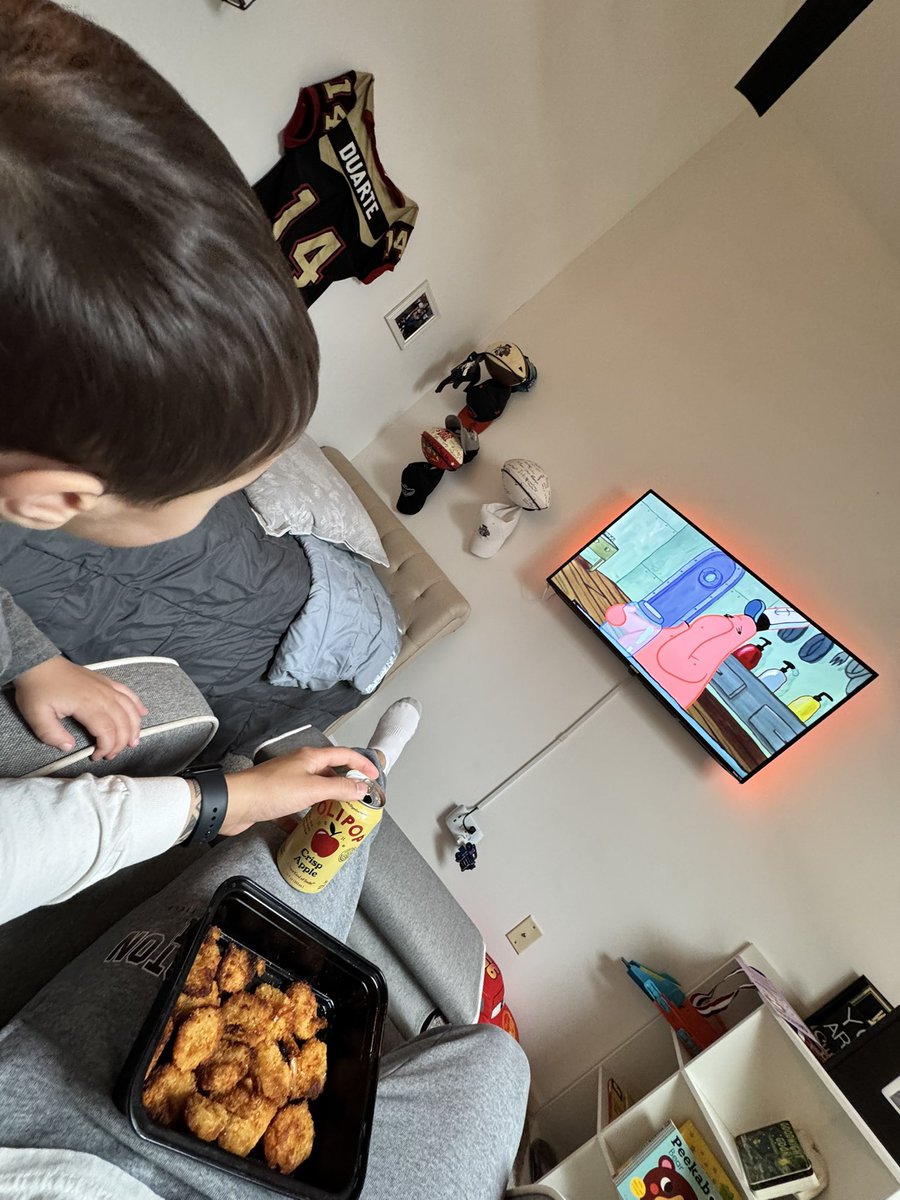 Teaching the boy the classics over some lunch. Fried shrimp and crisp apple <a href="/drinkolipop/">OLIPOP</a> is a clutch combo. <a href="/ForTheDadsPod/">For The Dads</a> <a href="/ShermStu_2/">Sherman Young Jr.</a> <a href="/_willcompton/">Will Compton</a> #PT6