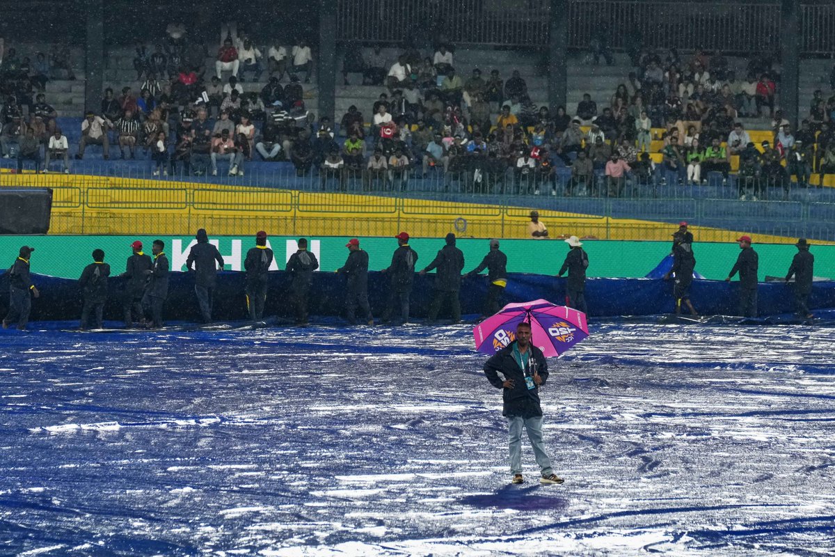 AdityaKarh84119's tweet photo. #PakvsNZ | New Zealand and Pakistan shared a point after incessant rain forced the #T20WorldCup clash between the Super 8 teams in #SriLanka to be abandoned.
Amid a slight drizzle, Pakistan won the toss and elected to bat first.
#FakharZaman #T20WC2026 #ICCMe https://t.co/yjOpFs66II