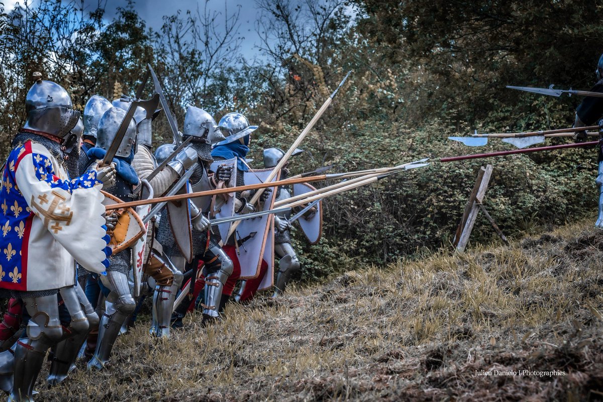 In April 1420, the siege of Allibaudière took place north of Troyes, with an army of 1,200 Burgundians fighting the Armagnacs.

On April 7, a fierce battle raged on the boulevard where the Burgundian commander, Jean de Luxembourg, narrowly escaped death:
"During the initial