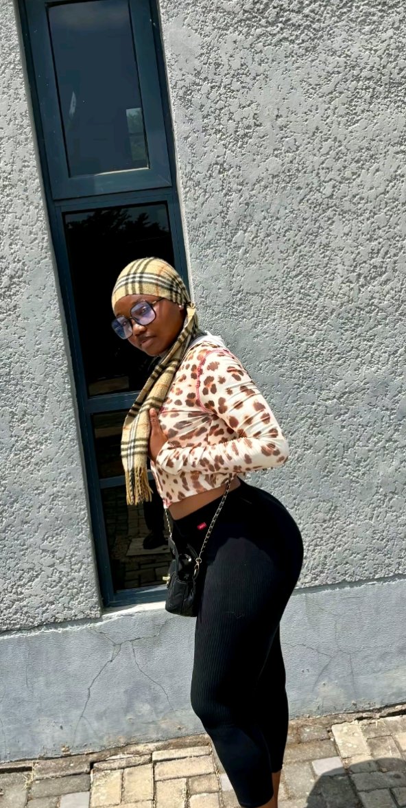 prettyCamili's tweet image. Rate me in a scale of 1 to 10🤔