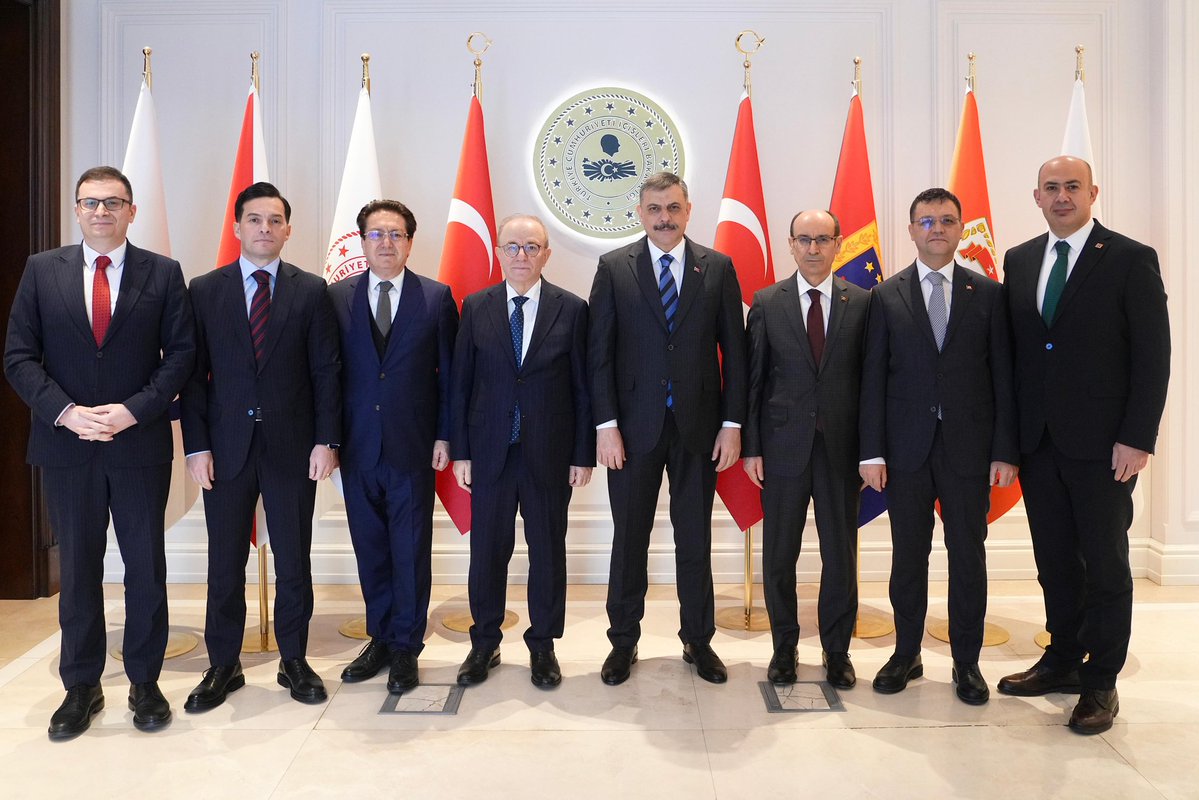 İçişleri Eski Bakanı ve Türk İdareciler Derneği Başkanı Sayın Sebahattin Öztürk, 

İçişleri Bakanlığı Araştırma ve Etütler Merkezi (AREM) Başkanı ve Türk İdareciler Derneği Yönetim Kurulu Genel Sekreteri Doç.Dr. Sayın Selim Çapar, 

Yenimahalle Kaymakamı ve Türk İdareciler