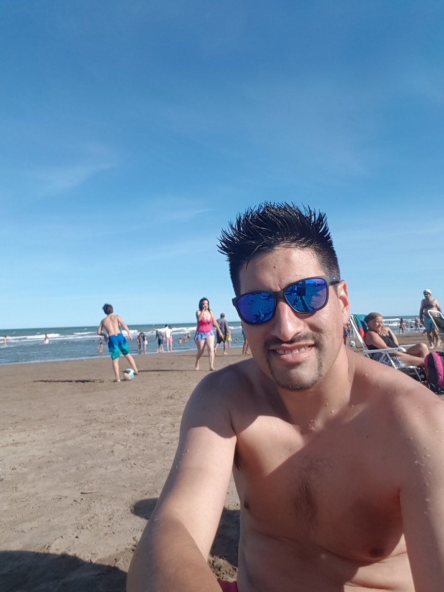 NannitoModena's tweet photo. En una playa junto al mar 🎶🎶🎶 https://t.co/edmQCvQIVr