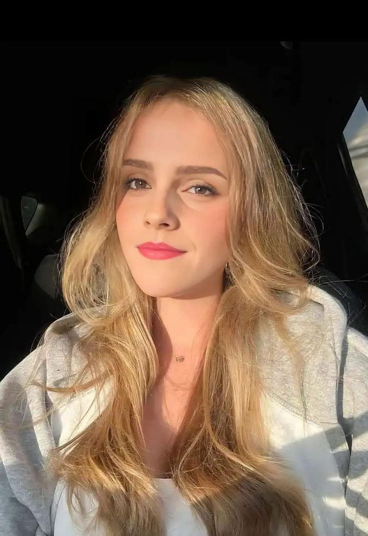 Emma Watson tweet media