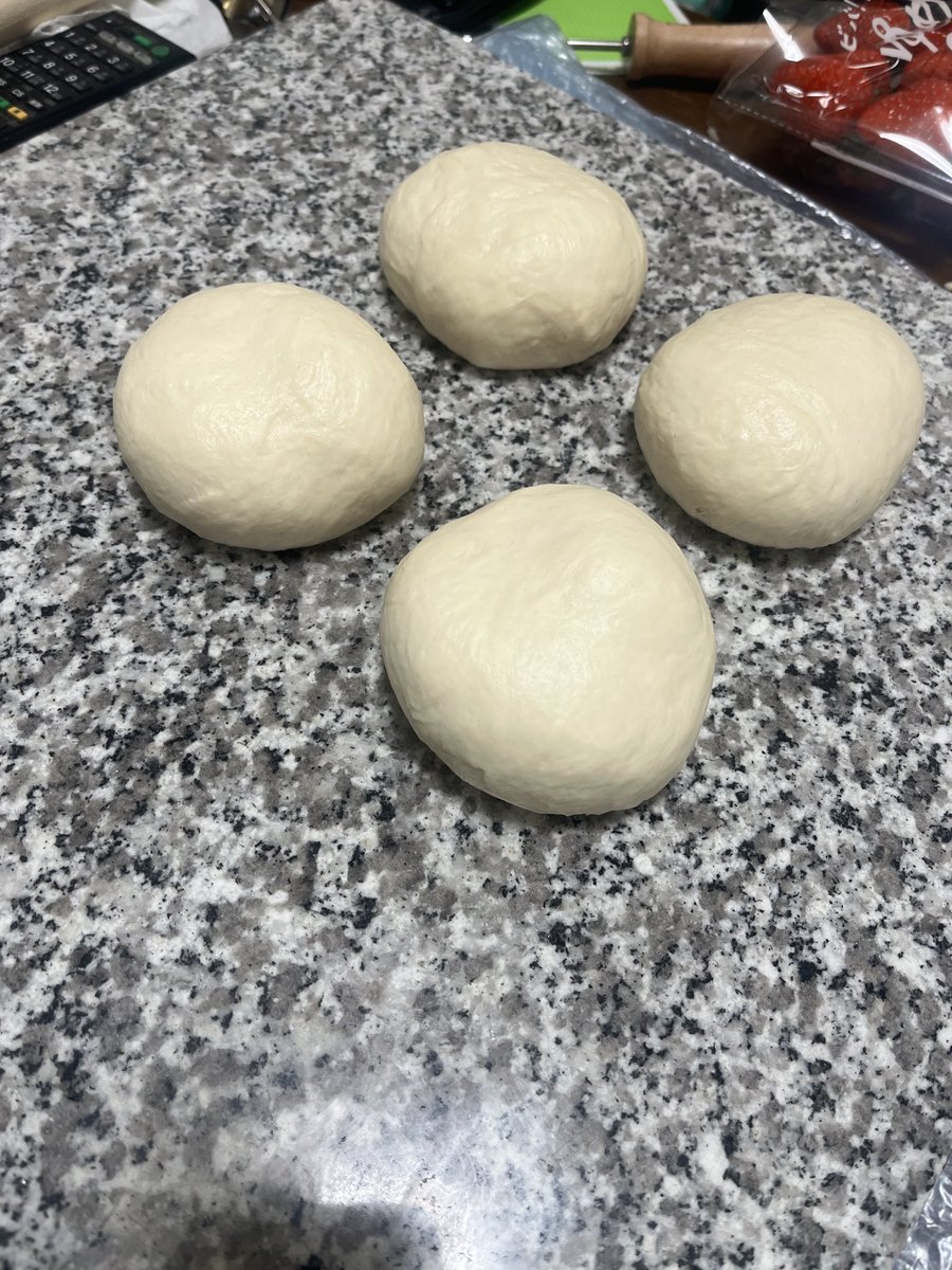 パン🍞作り🥸日曜の日中は用事で出掛ける為にパン生地は今、午前1時