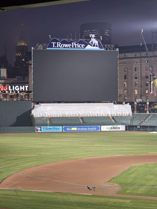 88OriolesFan88's tweet image. Another look at the #Orioles new scoreboard.

This thing is MASSIVE