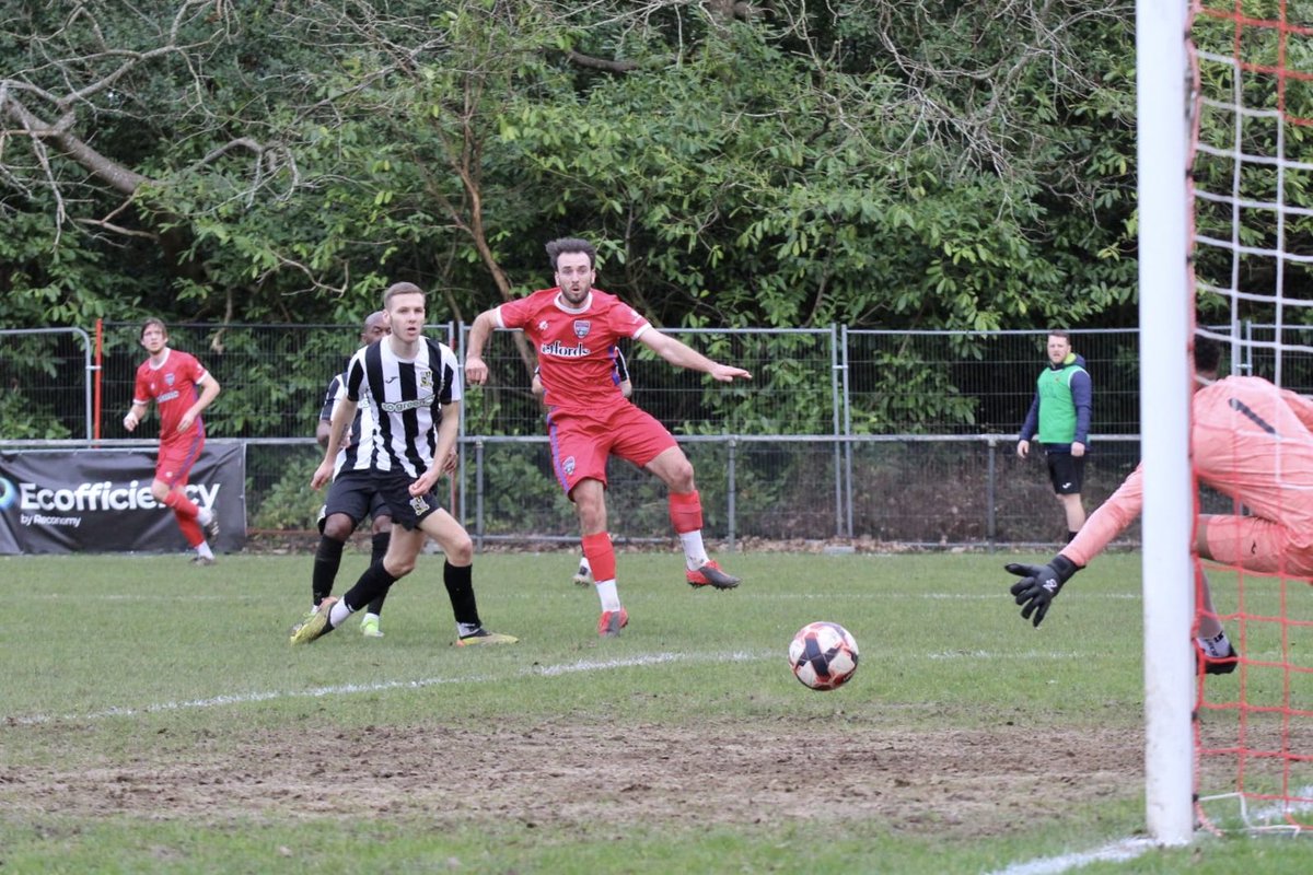 Knaphill FC tweet media