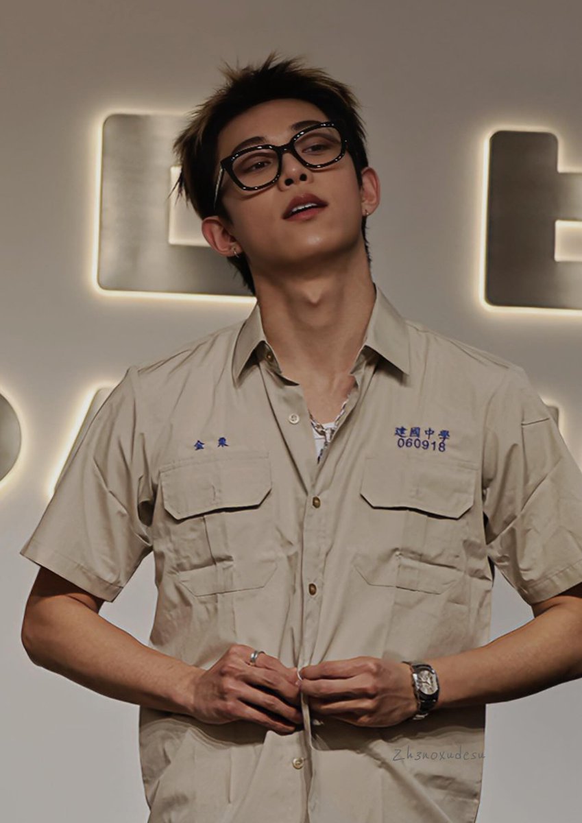 포항제철공단 직원아니고 21살 아이돌이라고