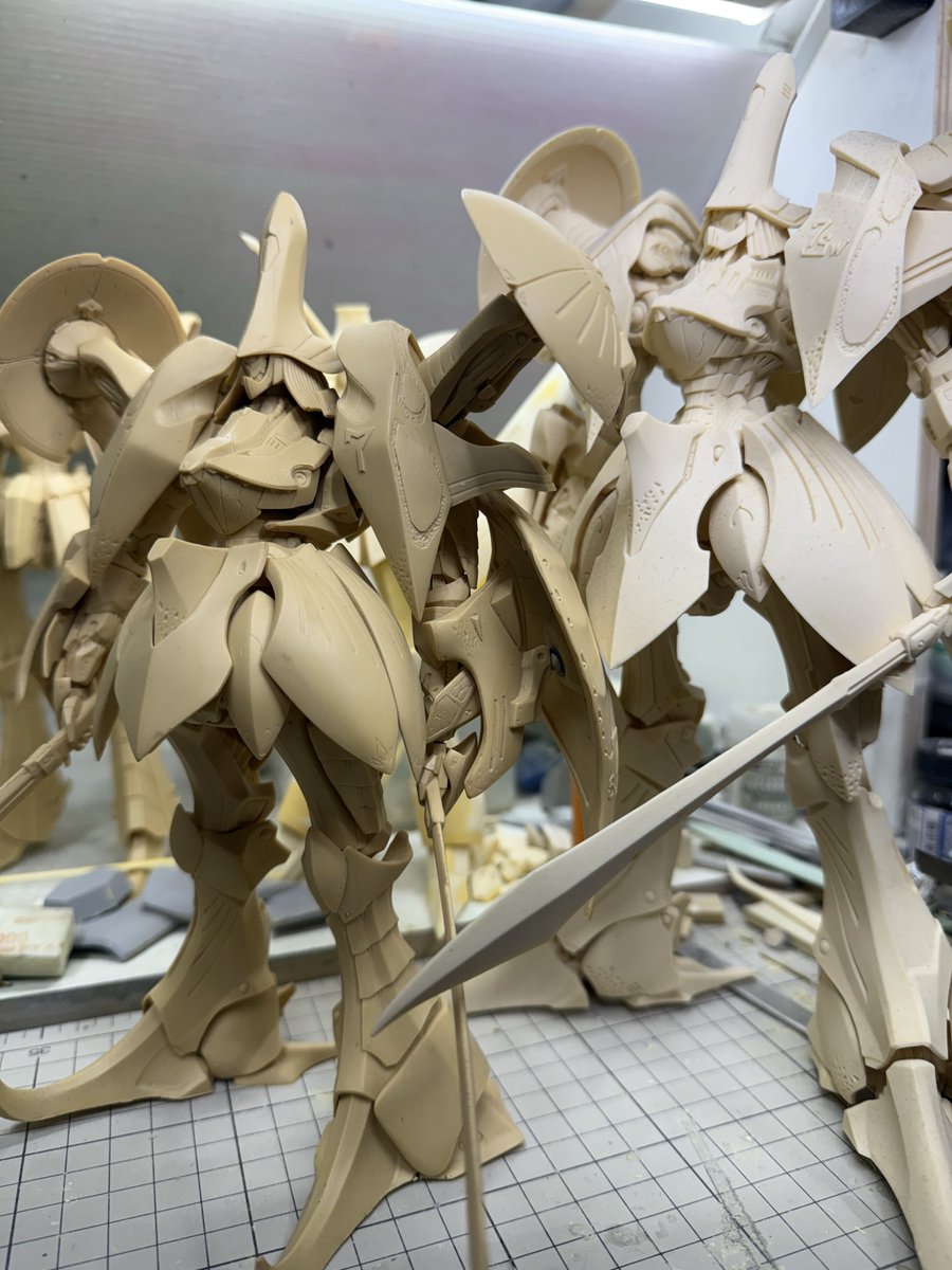 今日はここまでっ！
作業したくないけど何かはしたいので
クタクタになってるエートール出してみた
接続がダメになってるのを補修したけどグルコサミンが必要だなぁ〜

MM、ムッチリしてるなぁ…（そこ？）