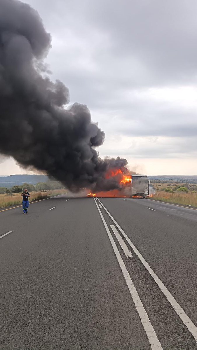 _ArriveAlive's tweet image. Bus fire between Ventersburg &amp;amp; Winburg

arrr.co.za/qTHgw

#ArriveAlive #BusFire @BurnshieldZA