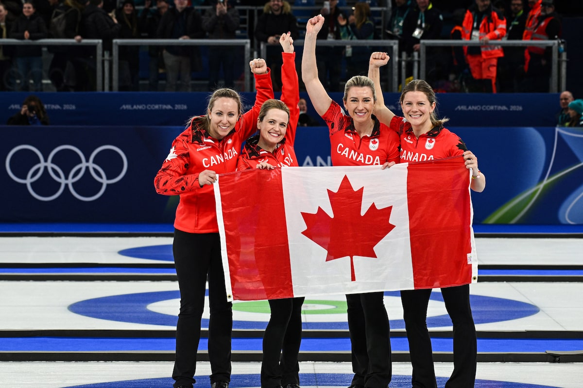 globeandmail's tweet photo. Canada defeats the U.S. to win bronze in women’s curling https://t.co/AVtMeT98xk https://t.co/y9wHKJWory