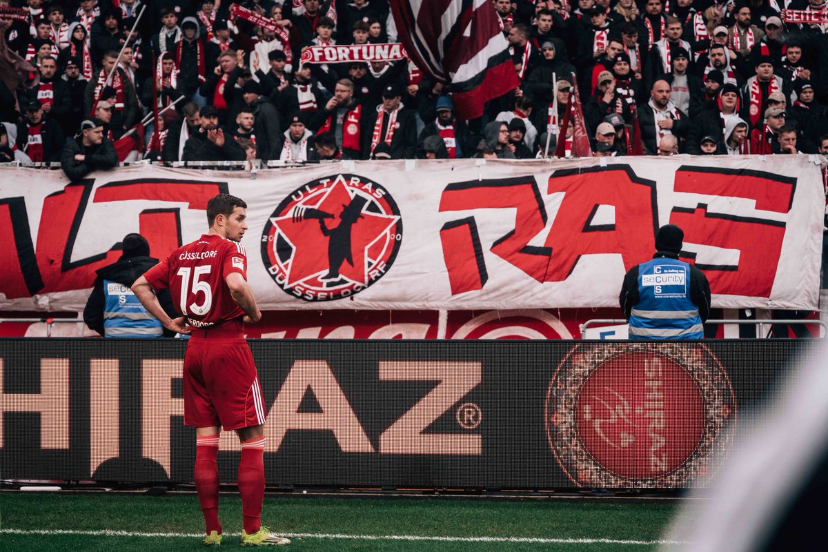 f95's tweet photo. Kopf hoch, Jungs!
Bei mir braucht es auf jeden Fall heute das eine oder andere Frustgetränk 🫥

#f95 | 🔴⚪️ | #SVDF95 https://t.co/KF3KpJEm99