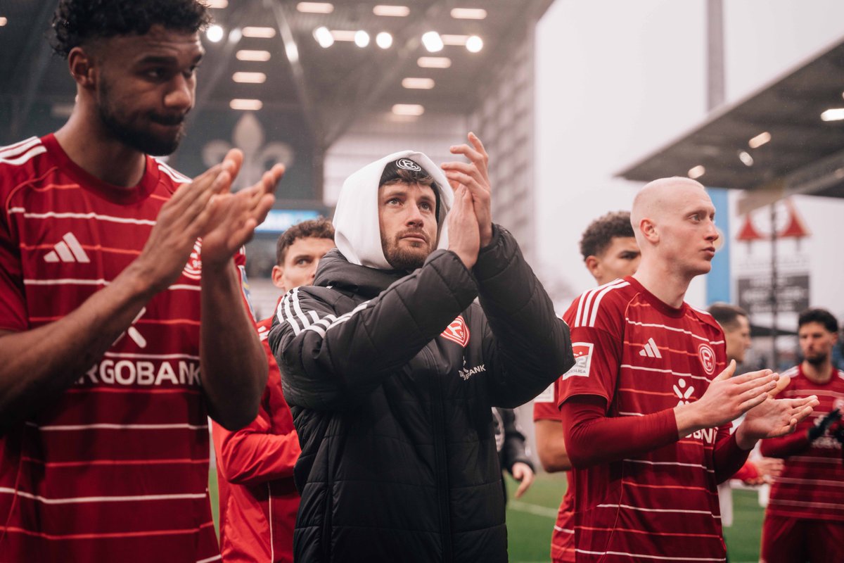 f95's tweet photo. Kopf hoch, Jungs!
Bei mir braucht es auf jeden Fall heute das eine oder andere Frustgetränk 🫥

#f95 | 🔴⚪️ | #SVDF95 https://t.co/KF3KpJEm99