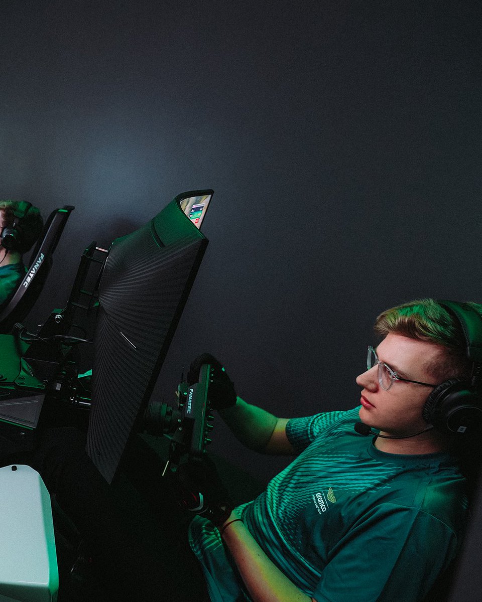 Aston Martin Aramco Esports tweet media