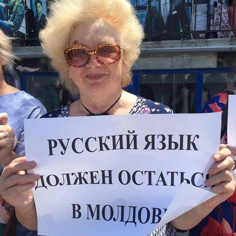 latiniano's tweet photo. ✔️ 🌐 западники просто по определению не в состоянии понять русских, т.к. это разные планеты и поэтому их решения уже на старте ошибочны, ибо стартовая вводная неверна

мы же, эту братву, ой как хорошо знаем и понимаем

они находятся среди нас, мы живём рядом бок о бок десятилетиями, мы в совершенстве знаем их язык, мы их слушаем, читаем, понимаем, досконально знаем, можем с закрытыми глазами рассказать, о чём они думают, мечтают и что говорят

мы знаем, что их мечта - не мирно жить рядом с нами на нашей земле, а жить на нашей земле вместо нас и ненависть к нам, мечта ограбить, а потом убить нас - единственное, что вдувает жизнь в русских из бывших республик "братской семьи народов СССР" и что движет ими и не даёт им стать нормальными людьми

эта мечта одна - ограбить и убить

уверенность в том, что она воплотится в жизнь - русская национальная идея, которую ежедневно забивает в их головы советская/русская пропаганда и это то, во что не могут поверить западники, каждый раз наступая и наступая на те же цивилизационные грабли, ибо это в их понимании "то, чего на белом свете вообще не может быть"

и как им вбить в их европейские головы, что это не люди, а тупиковый бесперспективный антимир, который возможно держать только с кнутом на тумбе, как зверьё в цирке - сегодня не знает никто

отсюда и бесконечные ошибки и проблемы цивилизованного мира, глупость, которую мы часто принимаем за трусость и  нерешительность (хотя и не без этого тоже)..