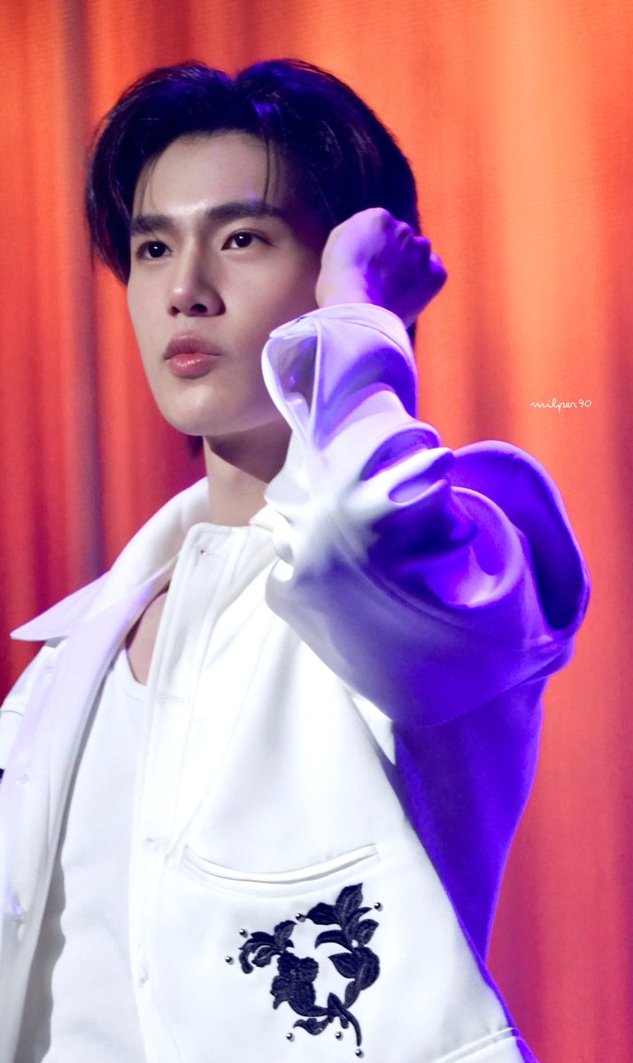 Post by phuwin_meow21😻🐶 on X: 💋 🤏