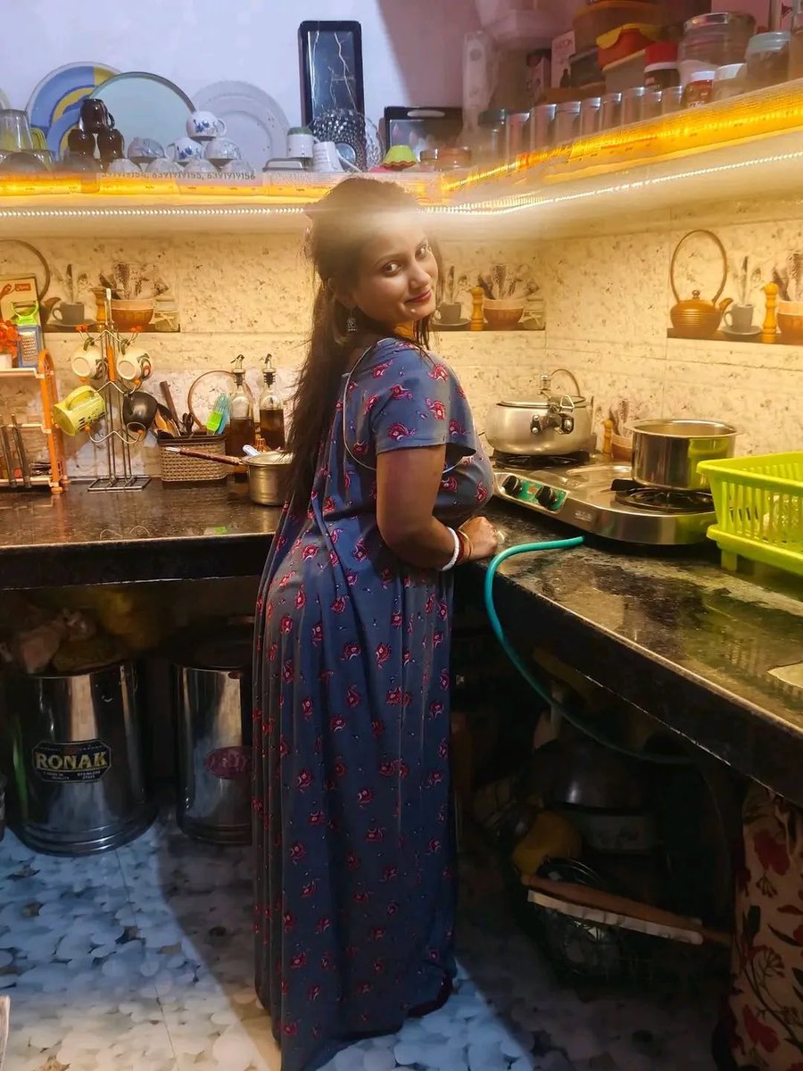 reena_reena132's tweet photo. #hotwifetapatía #bhabhilover #auntypundai #bhabhilover https://t.co/jofBDDSufd