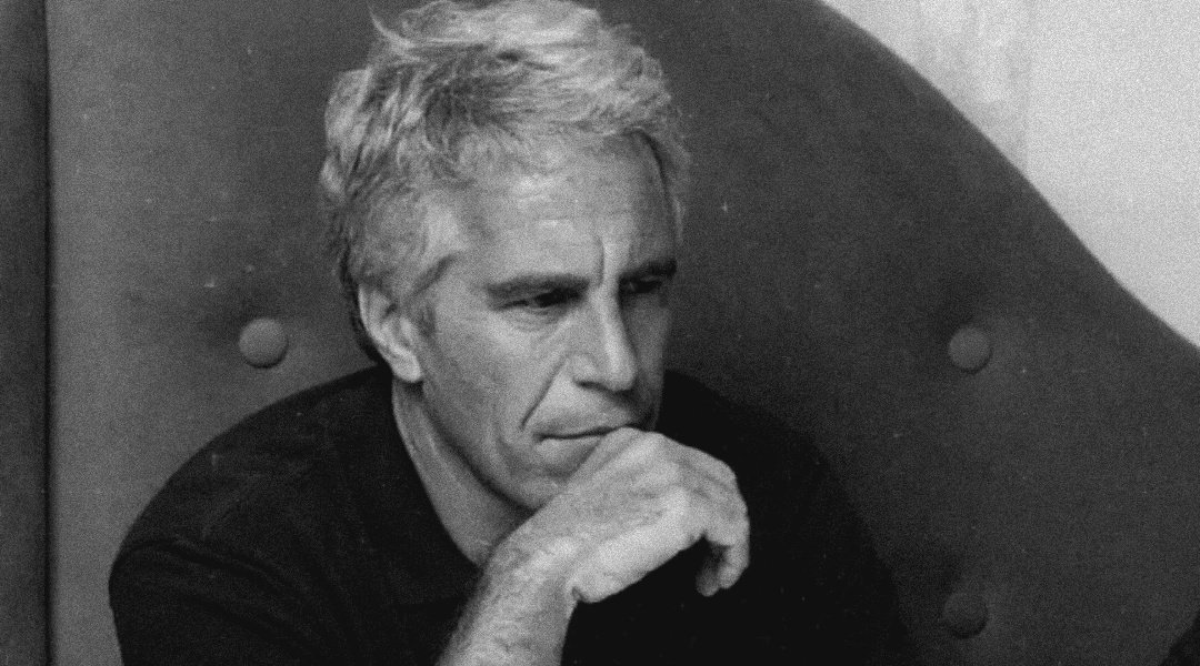 ذبحني صغيرٍ تو مابرقعوه وصام
ولانيب من حيه ولا هوب من حييّ

ولاله شبيهٍ كون وضحىً مع الفصام 
يدارج عليها بالملايين ومعييّ 

-إبستين