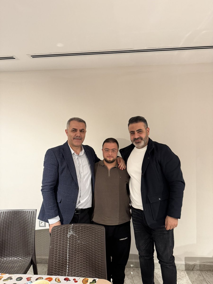 Adalet ve Kalkınma Partisi İl Başkanı Hüseyin Şansi ve birbirinden kıymetli hemşehrilerimizle kardeşlik ve gönül sofrasında iftarda buluştuk.

#Ramazan’ın bereketiyle aynı sofrada kardeşliği, dayanışmayı ve samimiyeti paylaştık. 
Bu güzel ayın kalplerimize huzur, hanelerimize