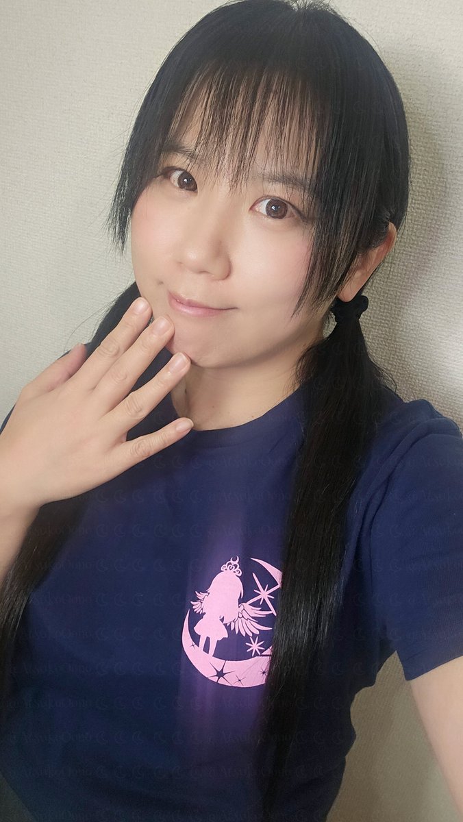 アーカイブ実況配信、ありがとうございました！
あつこT着て一緒に見てくれた？スタート前の待機チャットも嬉しかった✨

次の配信はアニクエ2攻略の前にアニメランド前配信でした💦
26日の夕方ね☝️
