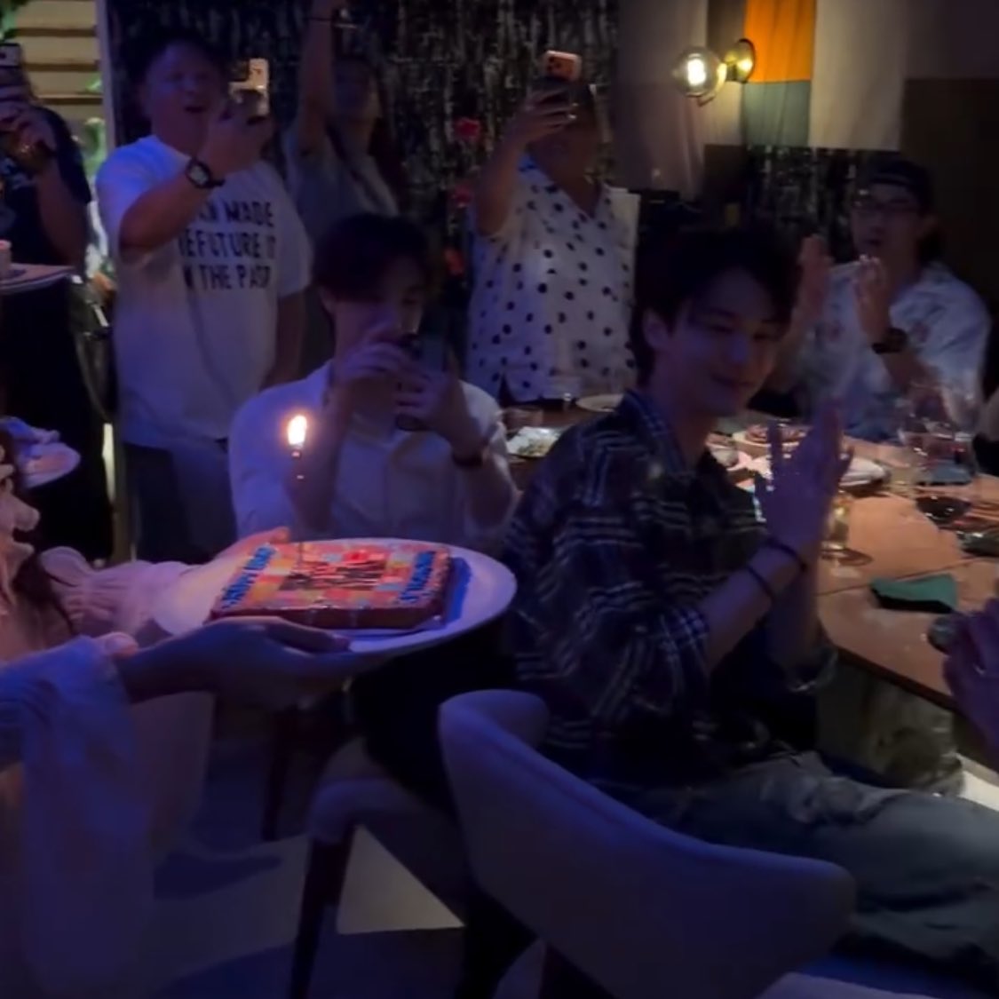 ดิวธี สกายนานิ คู่มิตรภาพแบบใด จะแฮปเพื่อนแต่ต้องเอาคู่ตัวเองแฮปด้วย คนนึงแฮปคู่แบบออนไลน์ อีกคนแฮปคู่แบบพาไปงานด้วย เว่อมาก งง