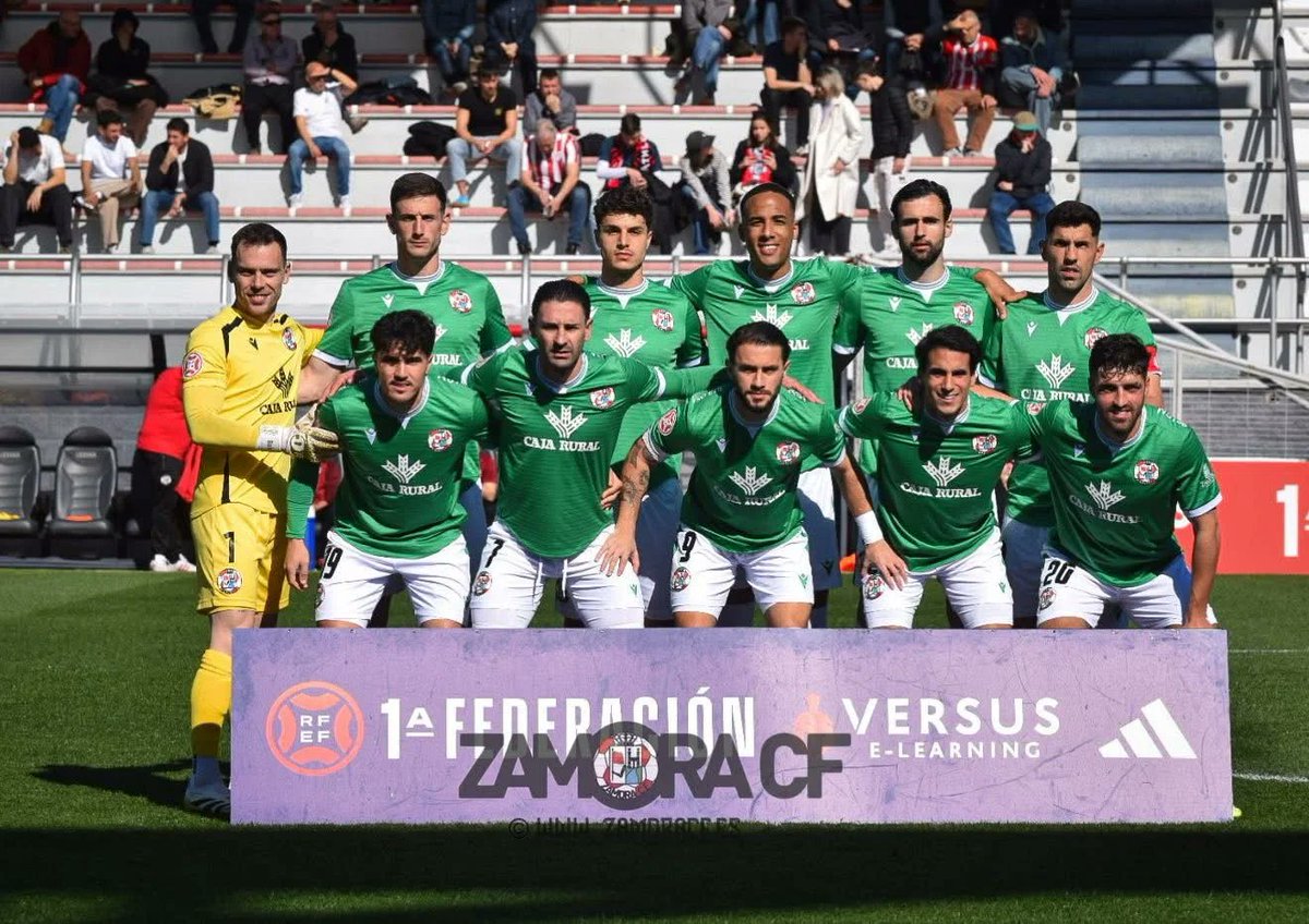 🗞️ El <a href="/ZCFoficial/">Zamora CF</a> en caída libre

El Bilbao Athletic aprovecha la fragilidad defensiva de los zamoranos y se lleva el encuentro

✍🏻 Javier Regidor López <a href="/Javor7/">IcemanJRL</a> 

Léelo y comenta aquí 👇
elafizionado.es/el-zamora-c-f-…