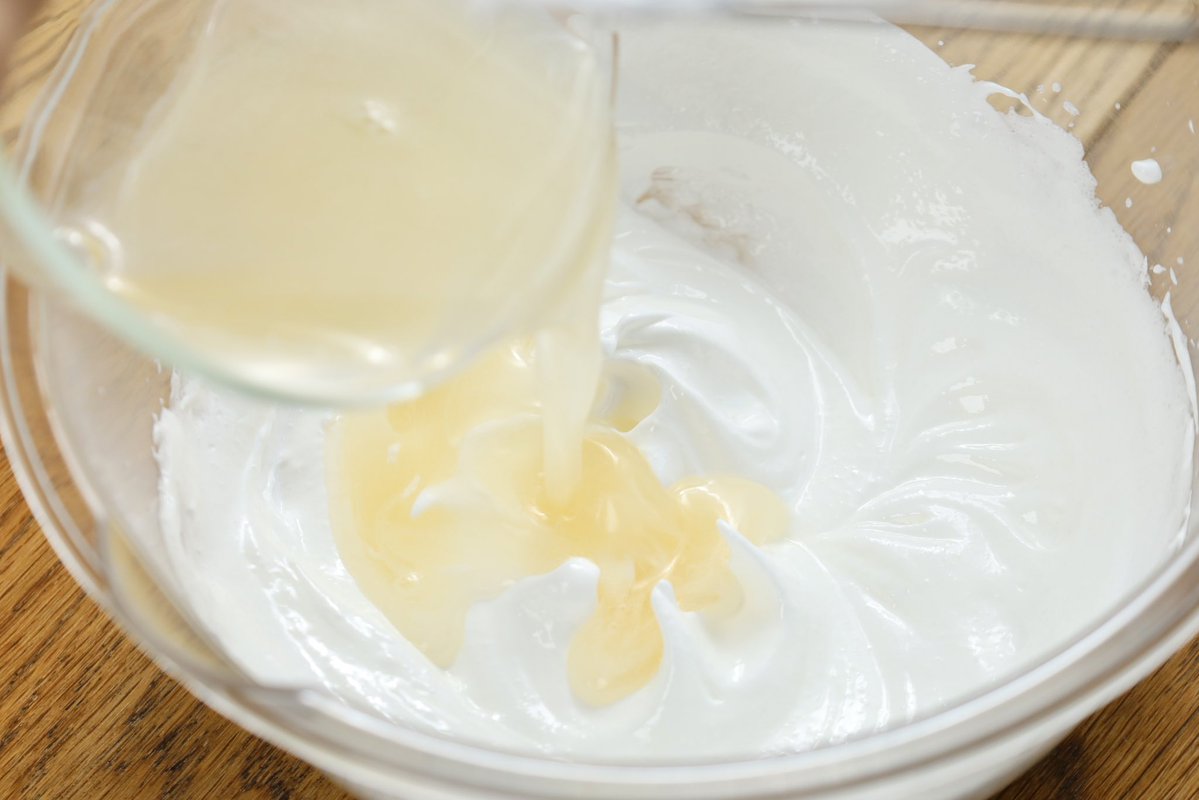 やっと美味しいマシュマロの配合見つけた…卵白1個に対して砂糖70gだわ