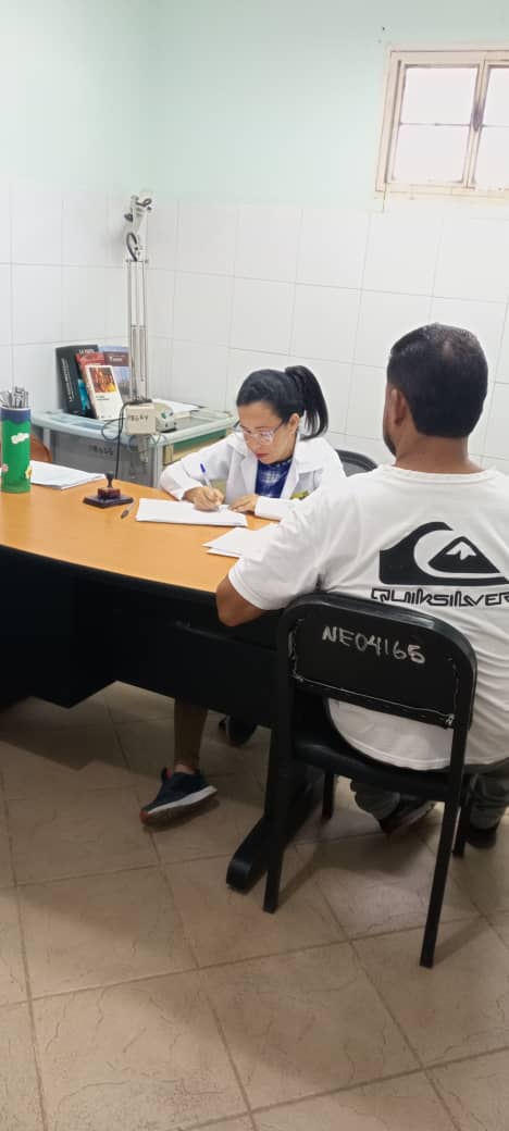 Consulta de Fisiatría en el Centro de Diagnóstico Integral Eduardo José Malaver, Estado Nueva Esparta. #CubaCoopera #CubaPorLaVida <a href="/EspartaNue31703/">Brigada Médica Cubana Nueva Esparta</a>