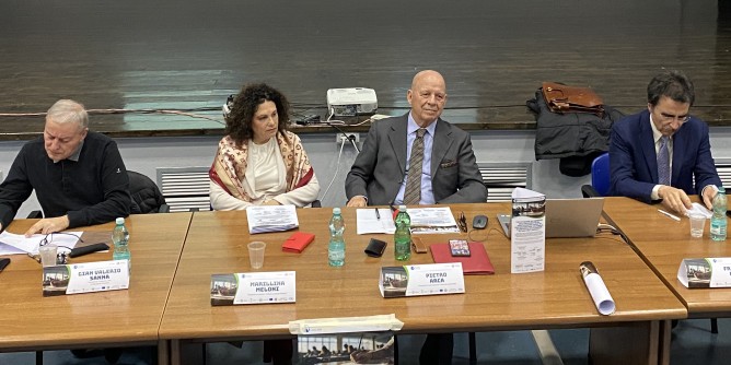 AlguerIT's tweet image. ORISTANO Da Oristano all´Universita' del Mediterraneo dlvr.it/TR57MZ