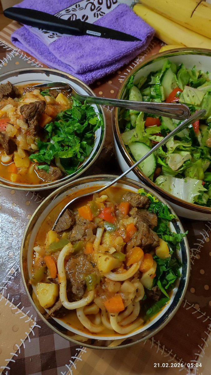 Mehmonga saharlikda özim lagʻmon chözib qiberdim, bilsang bilarsan😌🤭