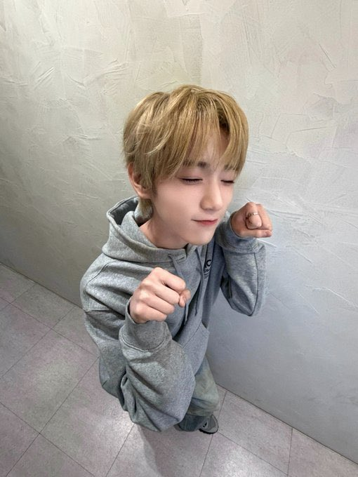 It's #DAISUKE time! 🐻

Every 8-9 AM &amp; PM KST,
• Like and retweet the post
• Interact with posts using tags
• Search his name &amp; tags

Daily Tags:
아홉 다이스케 귀여운 곰
#DAISUKE #다이스케 #大輔
#AHOF #아홉