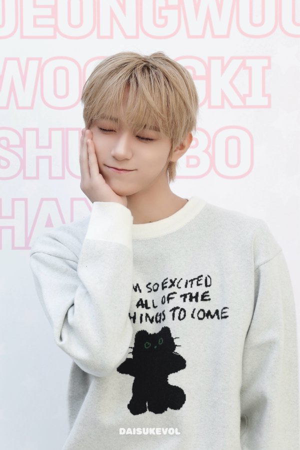 It's #DAISUKE time! 🐻

Every 8-9 AM &amp; PM KST,
• Like and retweet the post
• Interact with posts using tags
• Search his name &amp; tags

Daily Tags:
아홉 다이스케 귀여운 곰
#DAISUKE #다이스케 #大輔
#AHOF #아홉