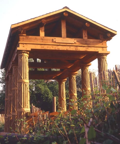 Rustic classicism 🤌. Pavilion by John Simpson.